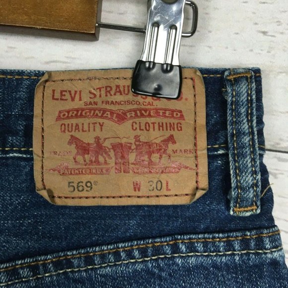 Levis Mens 569 Loose Straight Denim Shorts 30 Blue Jean - Picture 2 of 8